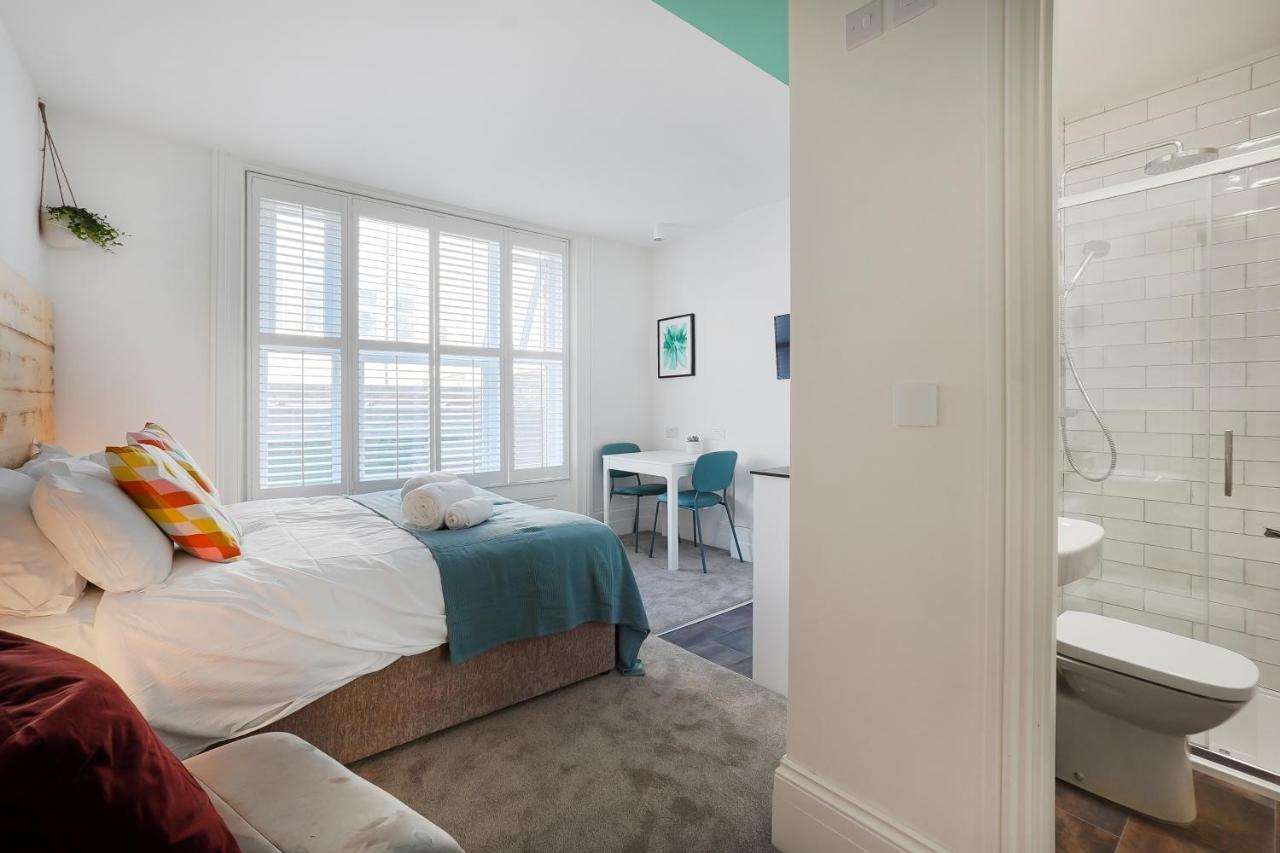 Stylish Eco Aparthotel In 포크스턴 외부 사진
