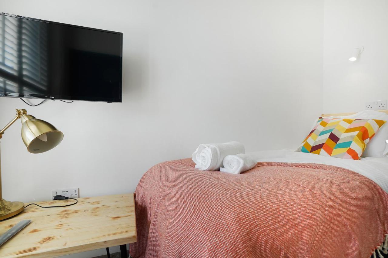 Stylish Eco Aparthotel In 포크스턴 외부 사진