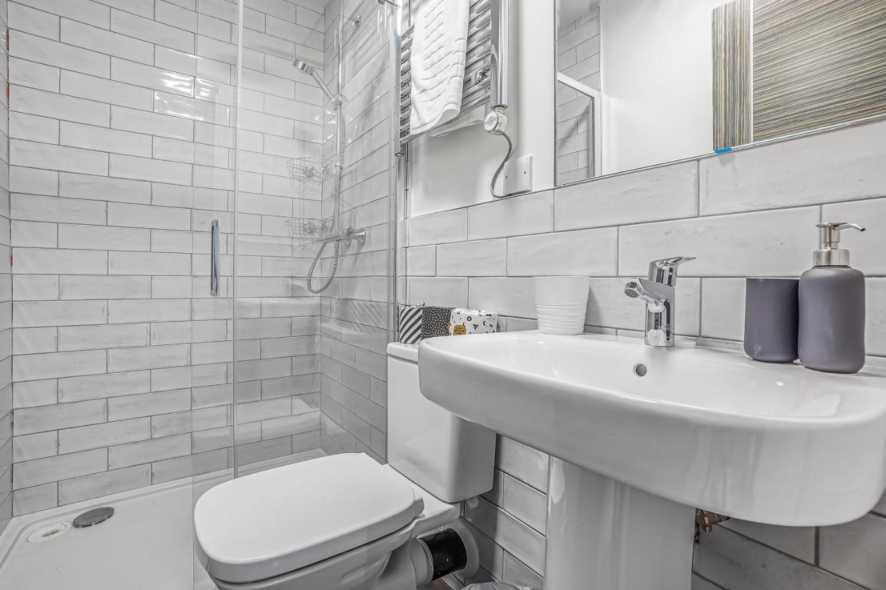 Stylish Eco Aparthotel In 포크스턴 외부 사진